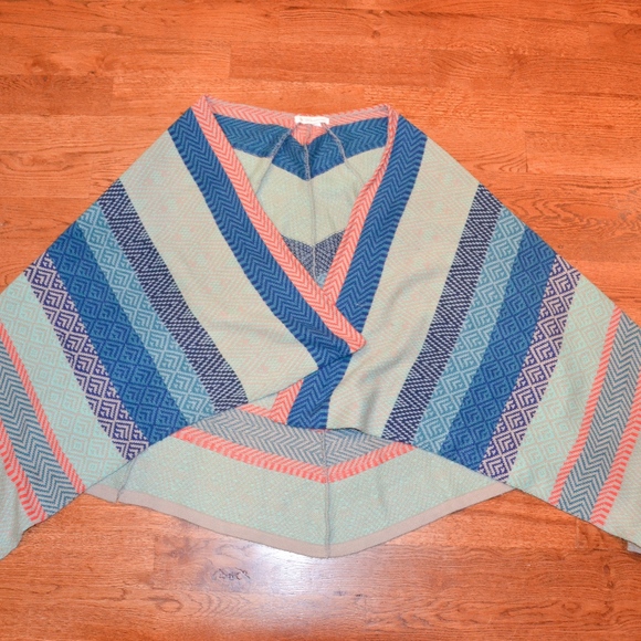 BCBG colorful poncho - Picture 2 of 5